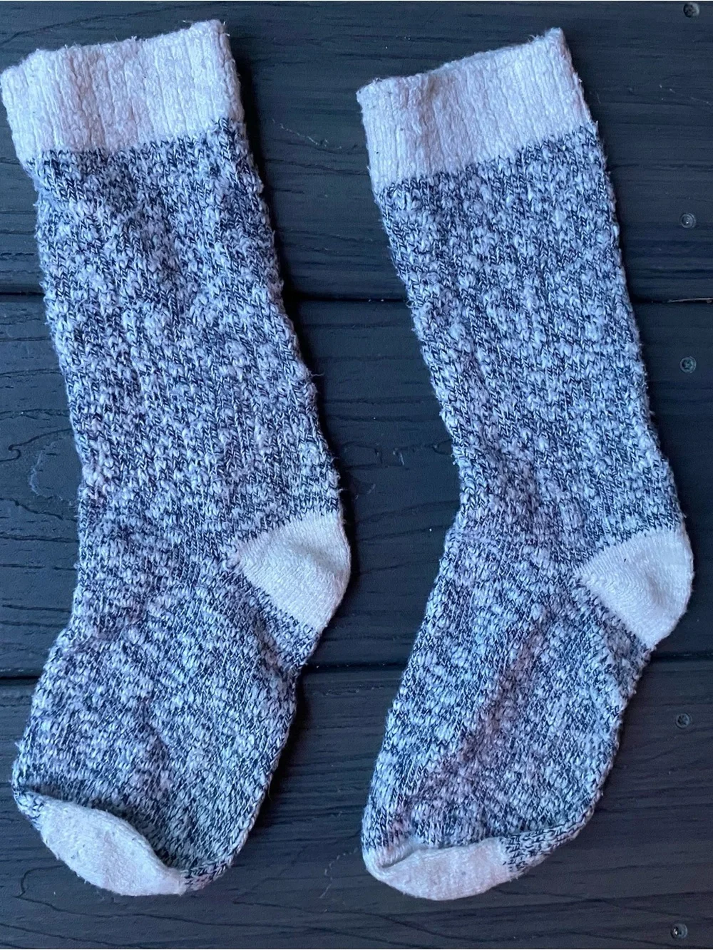 Cozy Marled Crew Socks - Gray & White